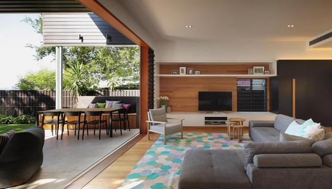 Architect Shaun Lockyer explains how you can achieve a seamless flow between indoor and outdoor living spaces.